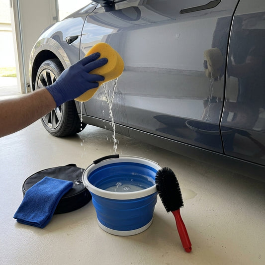 Portable Car Detailing Kit with Foldable Bucket